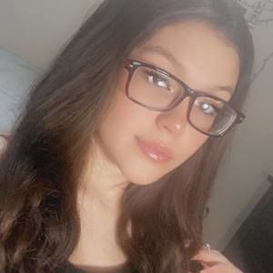 Meet your Posher, Mireya